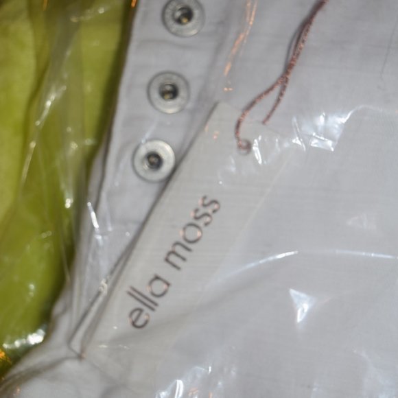 Ella Moss White Cuff-Accent Denim Shorts 28 - Picture 7 of 10